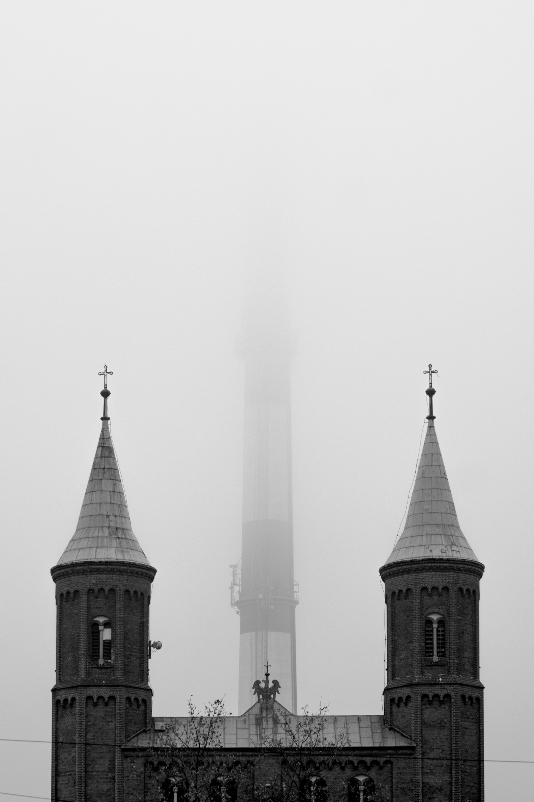 Pomiędzy